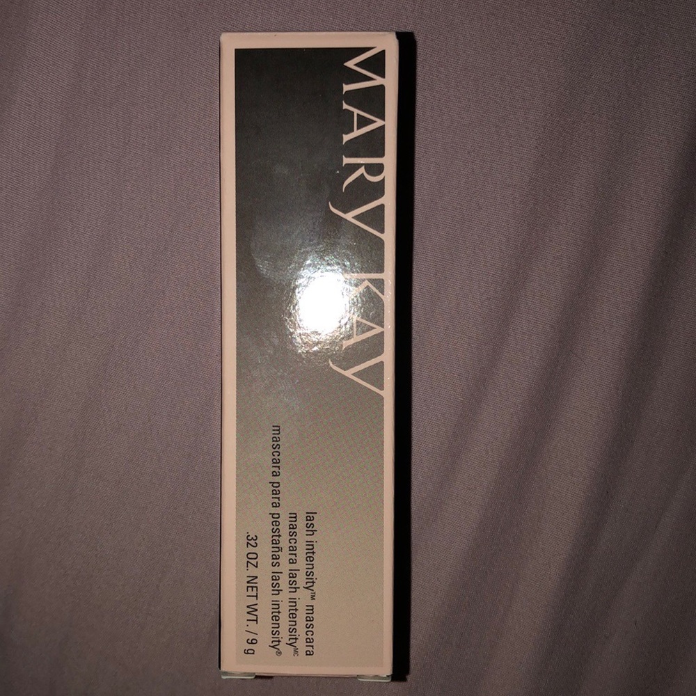 Mascara (lash intensity)